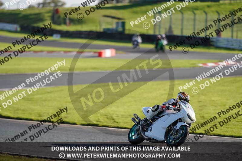 anglesey;brands hatch;cadwell park;croft;donington park;enduro digital images;event digital images;eventdigitalimages;mallory;no limits;oulton park;peter wileman photography;racing digital images;silverstone;snetterton;trackday digital images;trackday photos;vmcc banbury run;welsh 2 day enduro